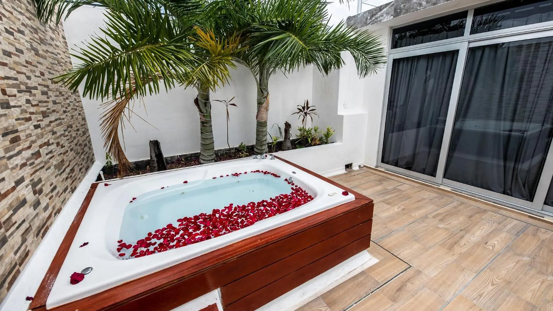 Penthouse Beach Holiday Private Jacuzzi Bbq Family Friendly Maid Service プレヤデルカーメン